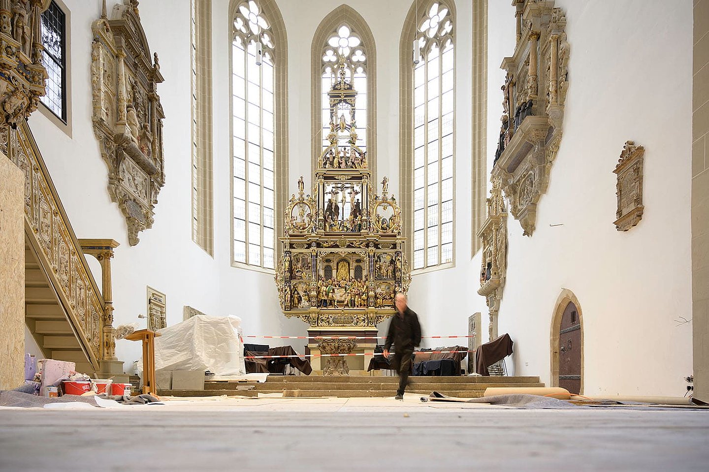 Neubauarbeiten des Fußbodens der Kaufmannskirche