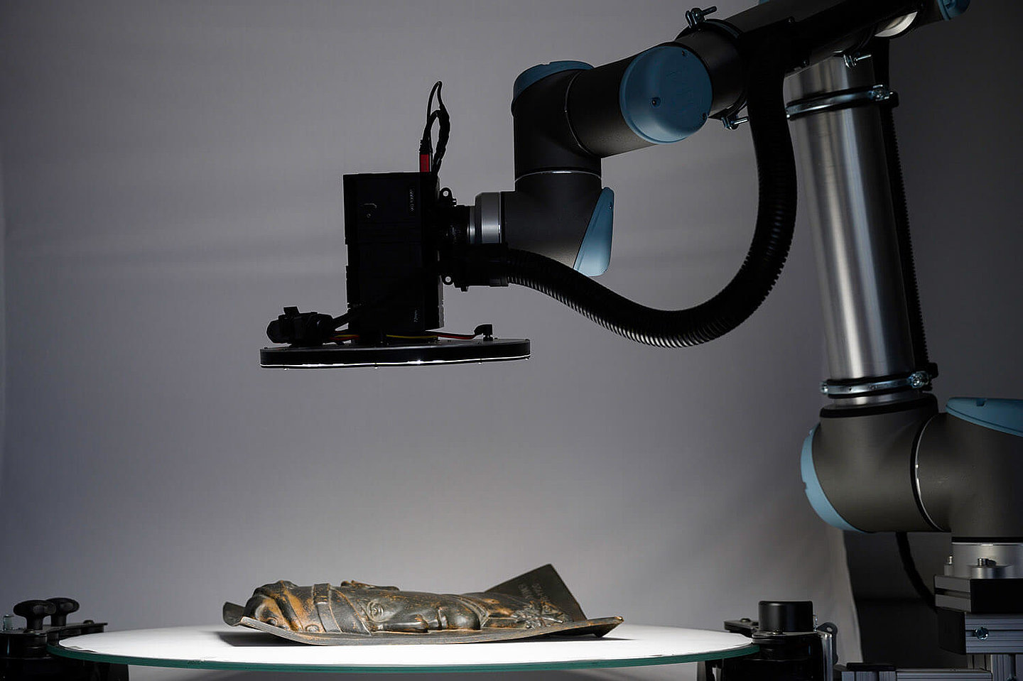 3D Scanner scannt einen Gegenstand